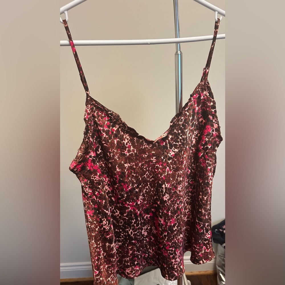 Wilfred / Aritzia Camisole with Pink and Red Highlights - Size Large